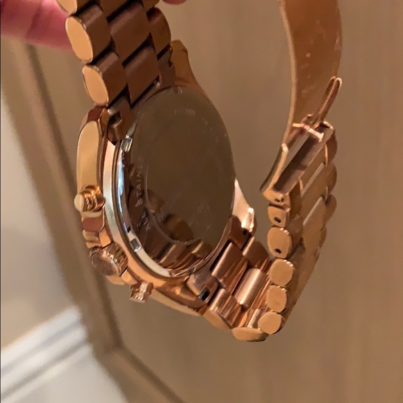 Micheal Kors watch - Picture 4 of 5